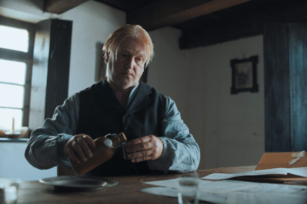 Heim_still_2160p_Rec709G24_00871971