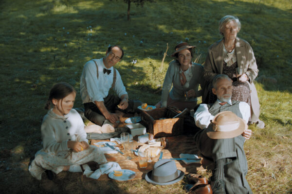 Heim_still_2160p_Rec709G24_00885430